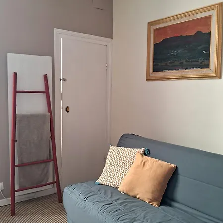 Charmante Maison Avec Exterieur Paisible, Proche Centre Апартаменты