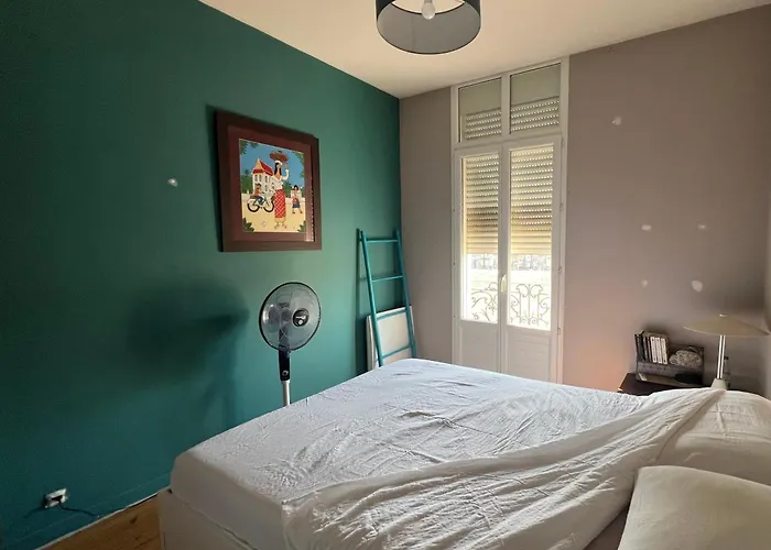 Charmante Maison Avec Extérieur Paisible, Proche Centre Appartement