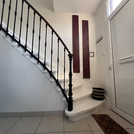 Charmante Maison Avec Extérieur Paisible, Proche Centre Apartamento *