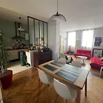 Charmante Maison Avec Exterieur Paisible, Proche Centre