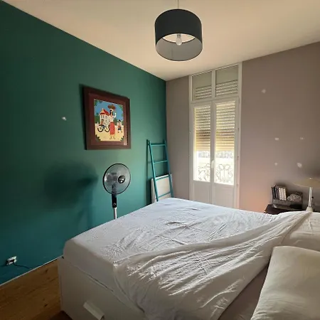 Charmante Maison Avec Exterieur Paisible, Proche Centre 아파트