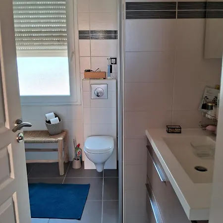 Charmante Maison Avec Exterieur Paisible, Proche Centre Daire Bordeaux